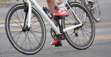 how to buy road bike shoes