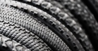 Tube vs Tubeless Tires – We Asked the Experts