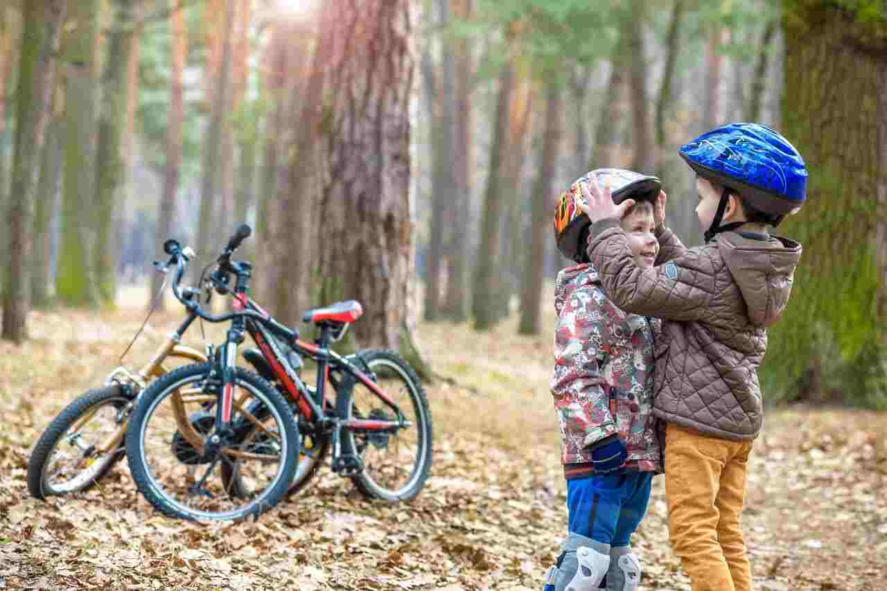 how to fit a bike helmet for a child