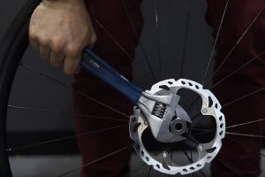 Detach the Rotor - how to change break rotors