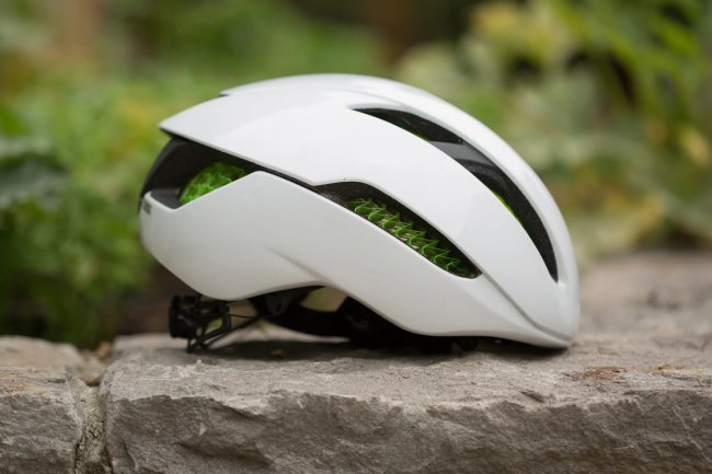 Advantages and disadvantages of WaveCel cycling helmets