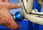 How to Remove the Bottom Bracket With Tools