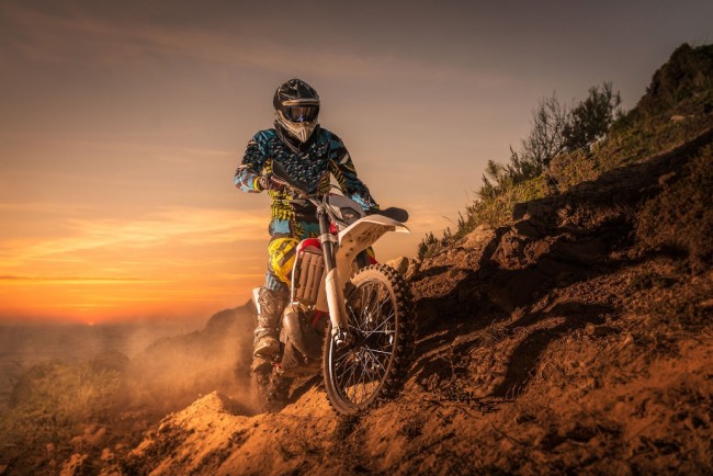 Advantages and Disadvantages of the Dirt Bike